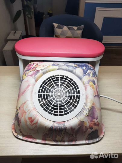 Вытяжка маникюрная