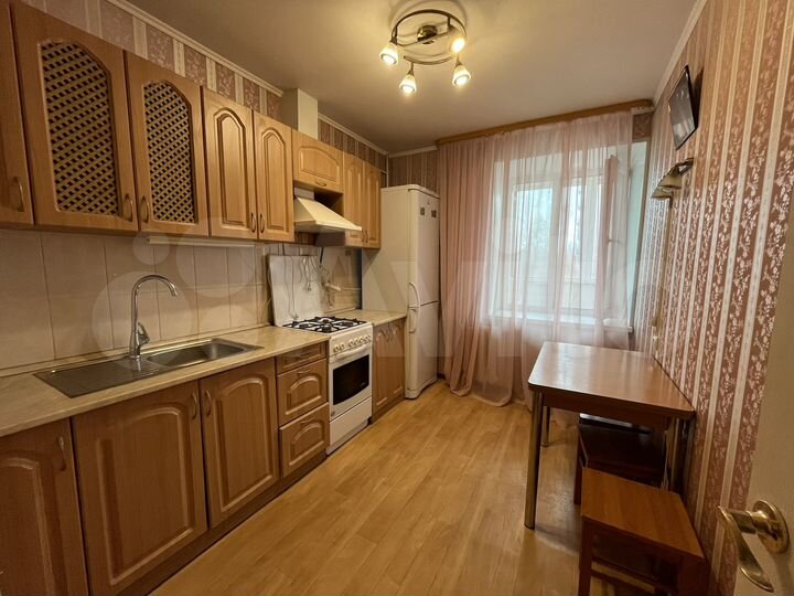 2-к. квартира, 48 м², 3/10 эт.
