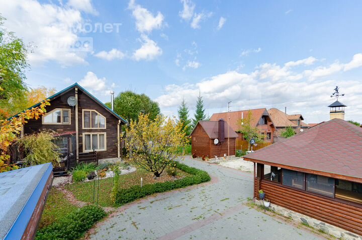 Коттедж 450 м² на участке 18 сот.