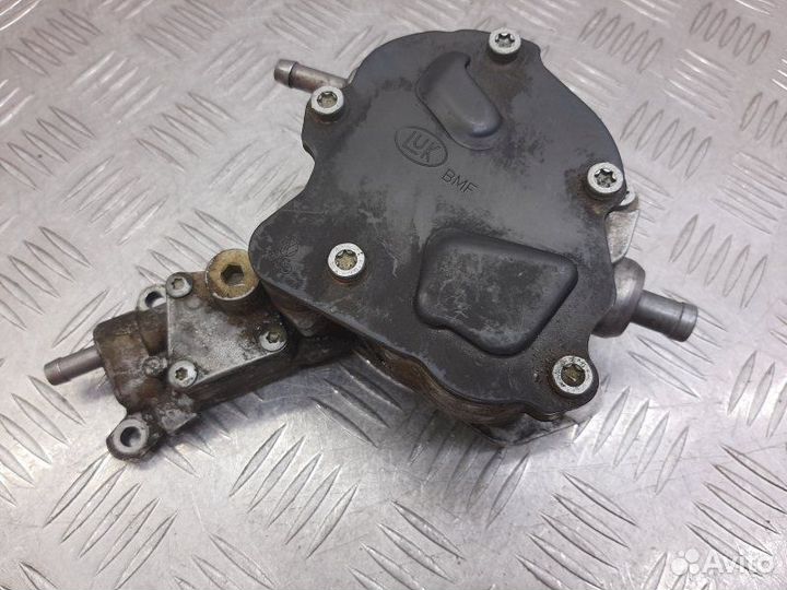 Насос вакуумный, Volkswagen Golf 4 2004
