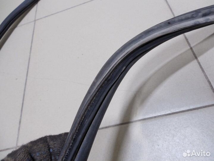 Уплотнитель багажника Fabia 2007-2015