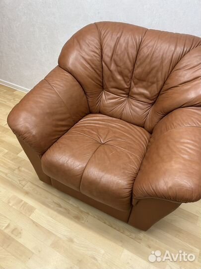 Кожаное кресло