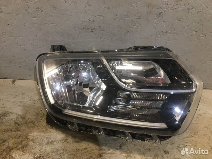 Фара передняя правая Renault Duster 2