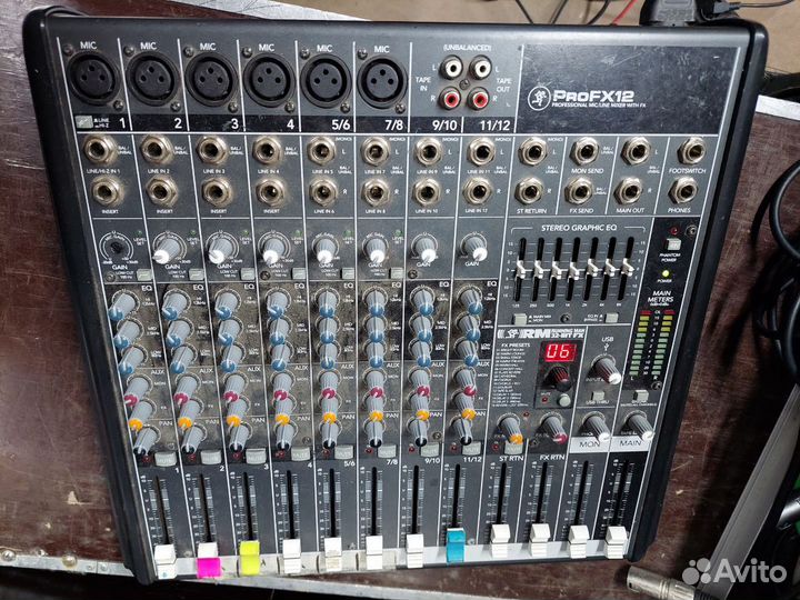Микшер: Mackie Pro 12Fx