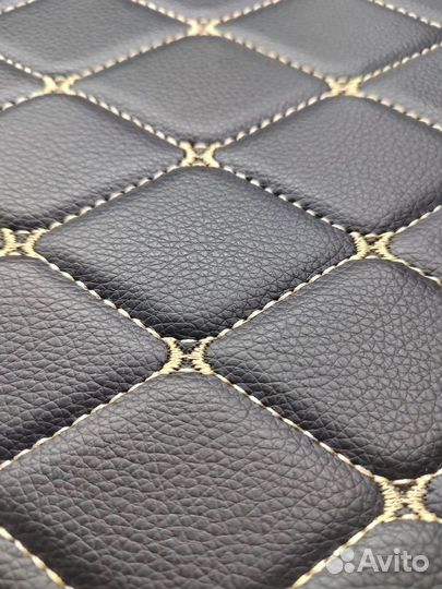 Бокс автомобильный черный (золотой ромб)