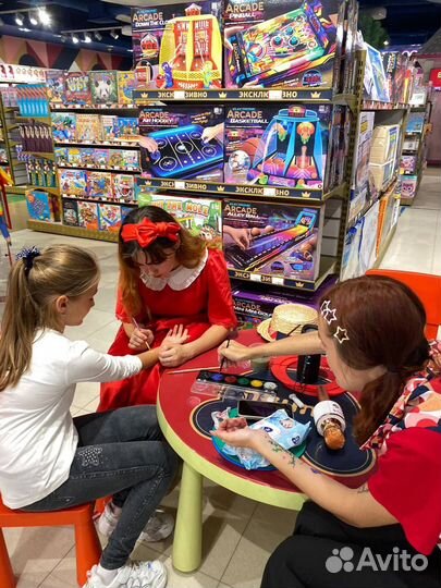 Няня со знанием английского, испанского языка