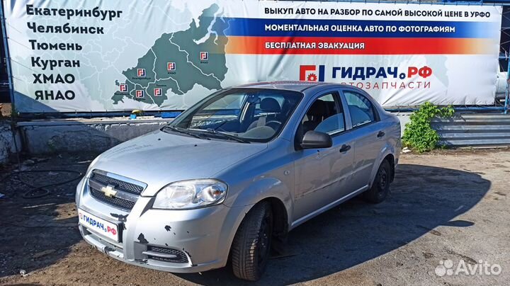 Стекло заднее Chevrolet Aveo T250 96648483. Аналог