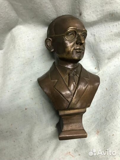 Бюст Лаврентий Павлович берия