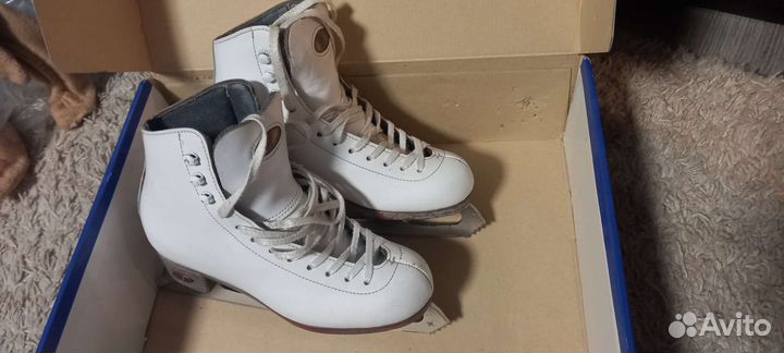 Фигурные коньки riedell
