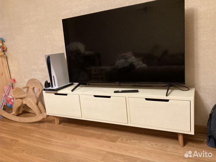 Тумба под телевизор