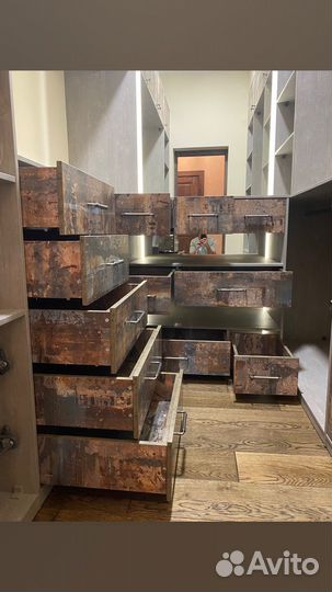 Распиловщик, кромщик, сборщик корпусной мебели