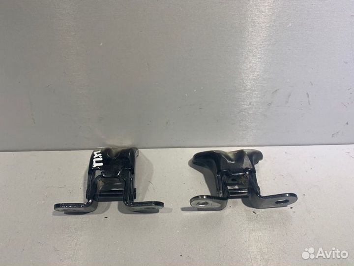 Петля двери Kia Rio