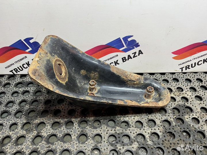 81437400186 Кронштейн амортизатора передний