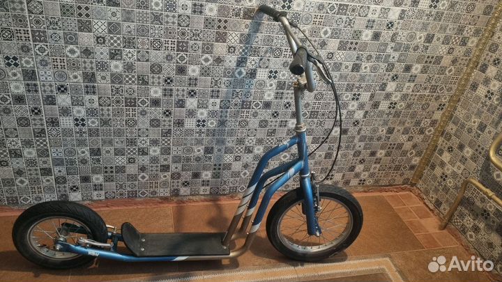 Внедорожный самокат (беговел) yedoo city