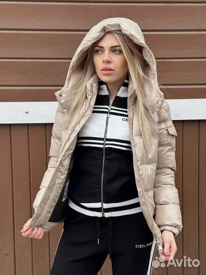 Пуховик женский новый Moncler с биркой зимний M,L