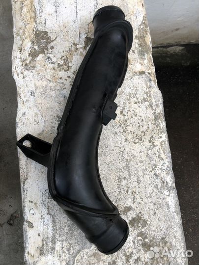 Патрубок интеркулера Passat b7 1.8