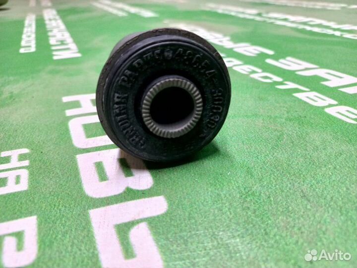 Сайлентблок рычага подвески Toyota Crown 1995