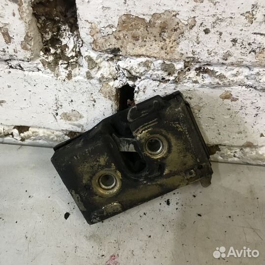 Замок VW Passat B4