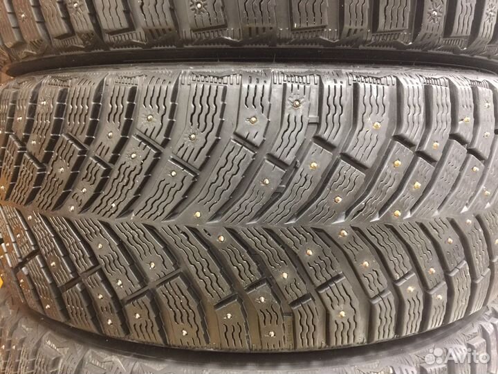 Michelin X-Ice North 4 215/55 R17