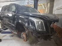 В разборе Cadillac Escalade 2018 г