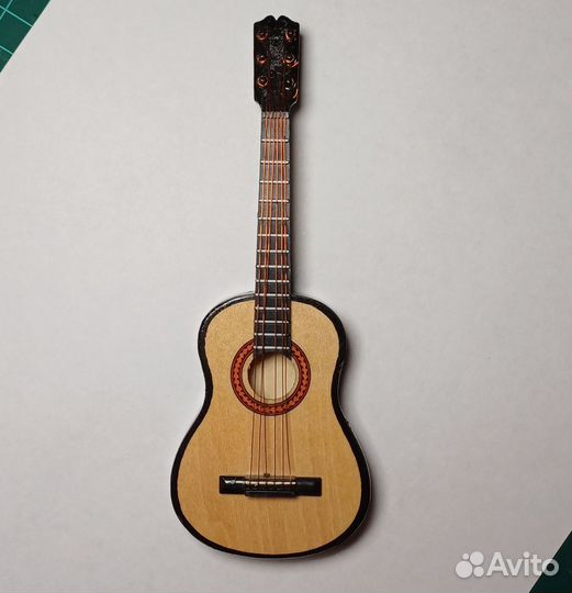 Миниатюрная гитара