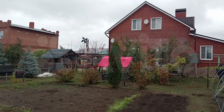 Дом 195 м² на участке 15 сот.