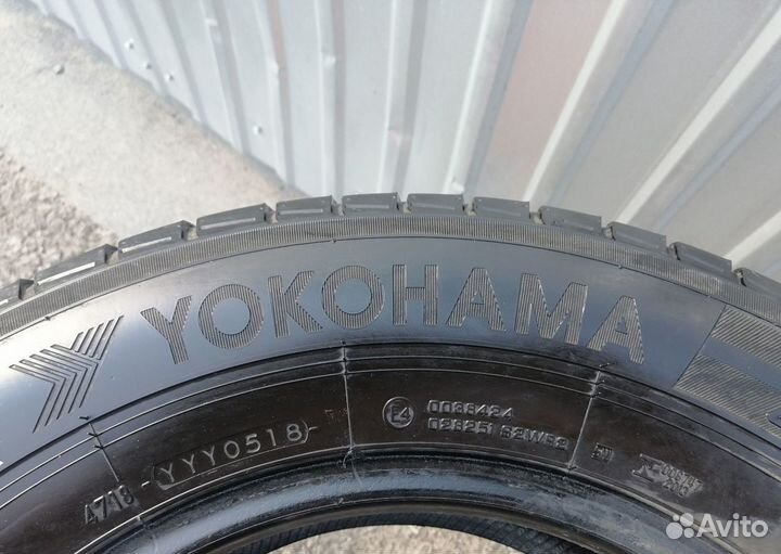 Yokohama BluEarth-Van RY55 215/70 R15C 109S