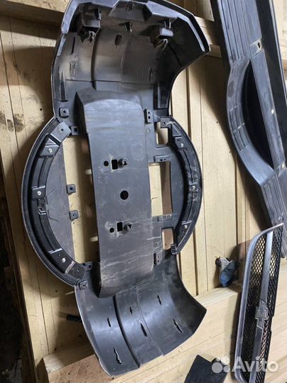 Кожух запасного колеса Mitsubishi Pajero 4