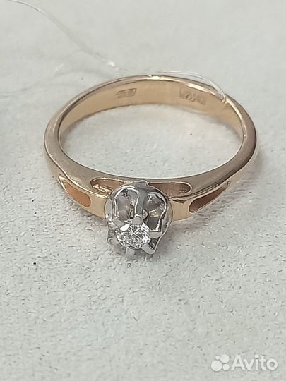 Золотое кольцо с бриллиантом.Арт24