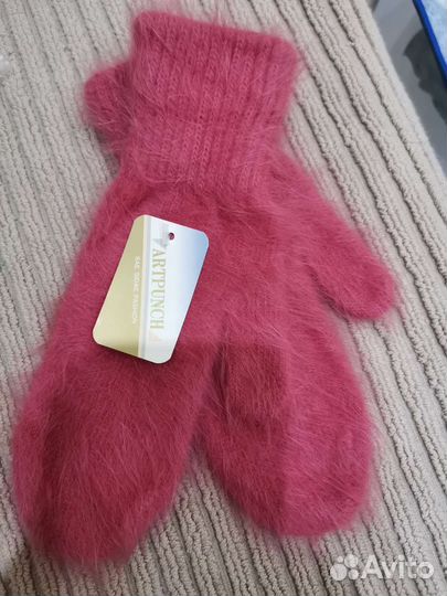 Варежки женские