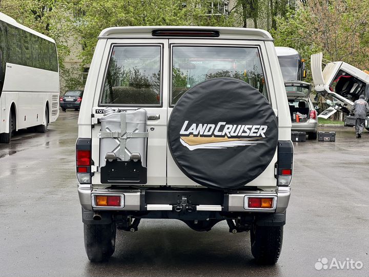 Toyota Land Cruiser 4.0 МТ, 2021, 30 км