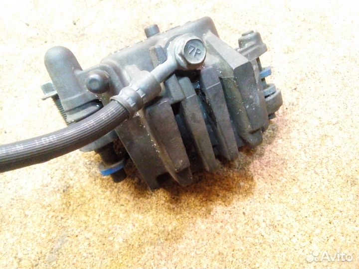 Суппорт переднего тормоза suzuki sv400 sv 400 1999