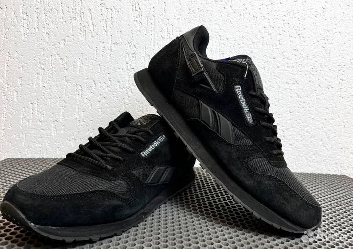 Кроссовки Reebok современные