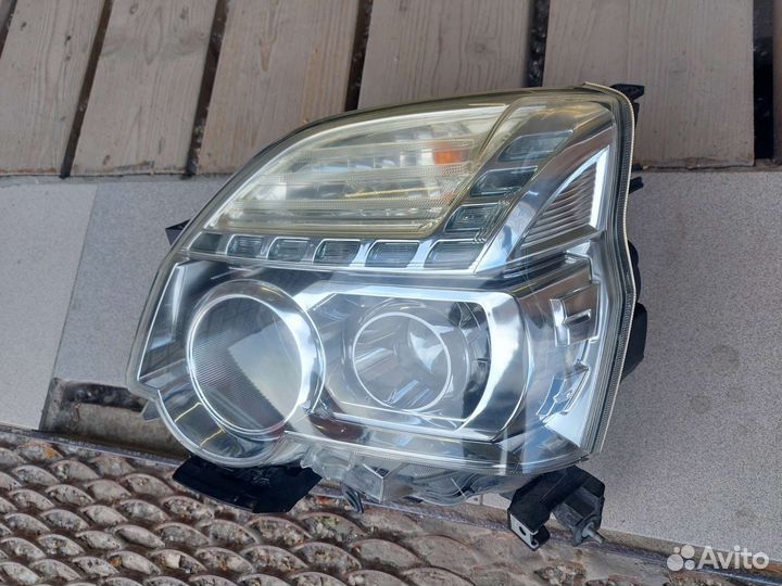 Фара левая Nissan X-Trail T31 2010-2014 галоген