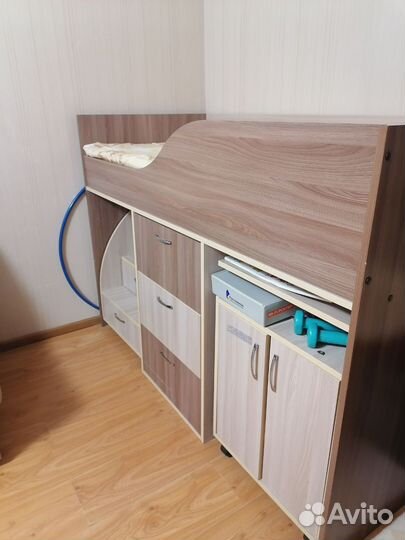 Продаю кровать детскую б/у в хорошем состоянии