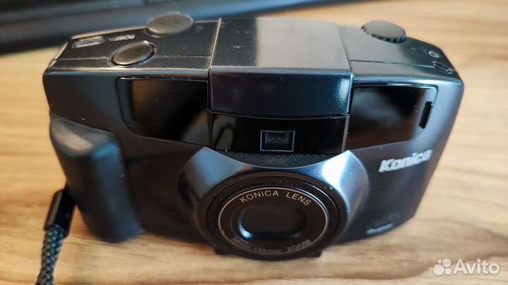 Плёночный фотоаппарат Konica Z-up 135 super