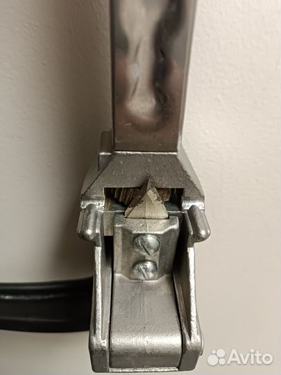 Открывалка настольная