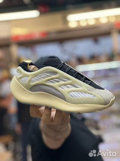 Кроссовки adidas yeezy boost 700