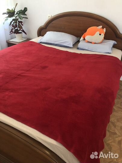 Пледы и покрывало бу