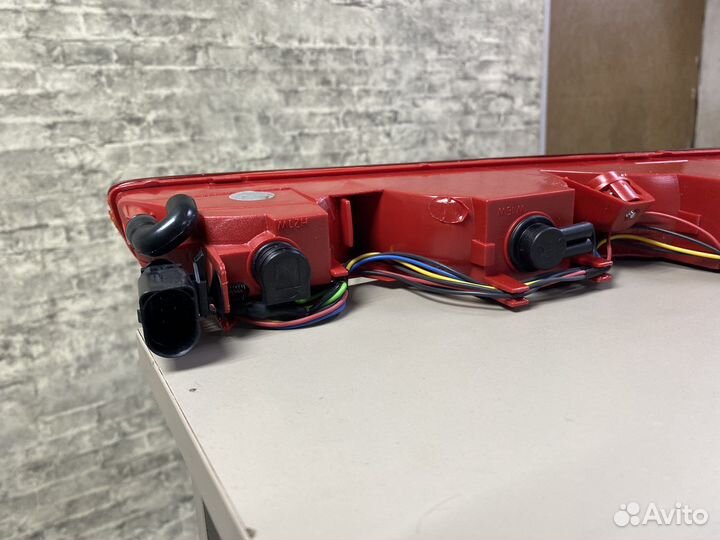 Фонарь задний правый в бампер Ауди Ку7 4Л