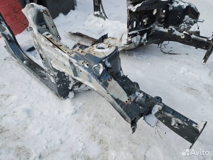 Б/У Лонжерон передний правый 646022P500, 645022