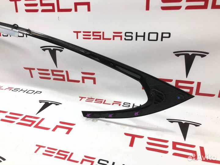 Молдинг кузова боковой Tesla Model S 2-й рест