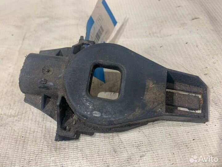 Кронштейн радиатора Audi A4 B8 2007-2015 седан