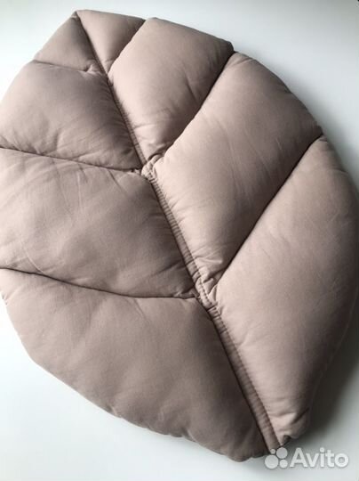 Подушка листик