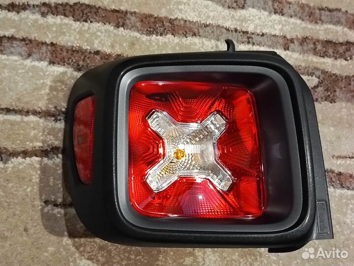 Новый оригинальный фонарь левый Jeep Renegade