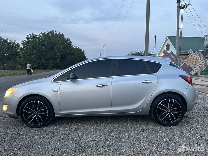 Opel Astra 1.6 AT, 2011, 22 222 км