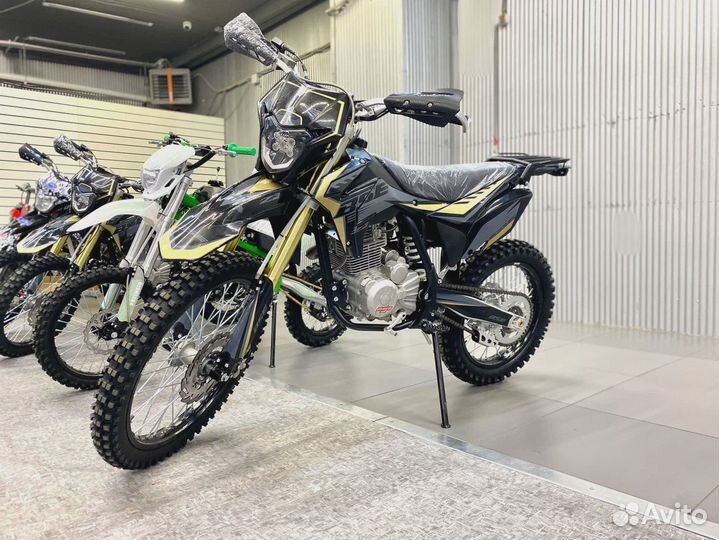 Мотоцикл кроссовый BSE Z3 2.0 21/18 Gold Black