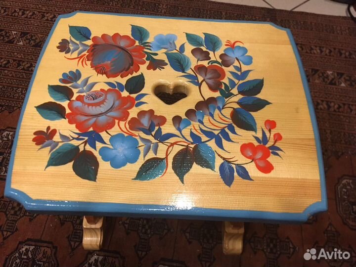 Деревянные детские стульчики с традиционными русск