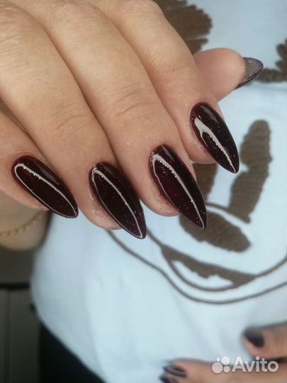 Маникюр, педикюр, шугаринг в салоне