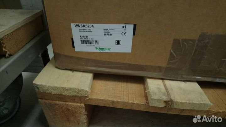 Синусный фильтр 66 А VW3A5204 Schneider Electric